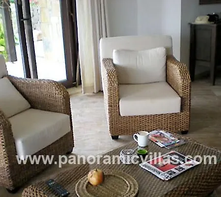 Βίλα Sleeps 8 Pool Air Con